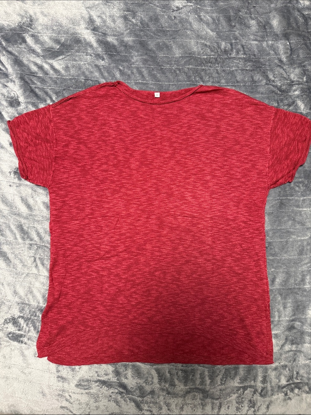 Amazon Women's Heathered Red Short Sleeve sweater shirt medium NWOT